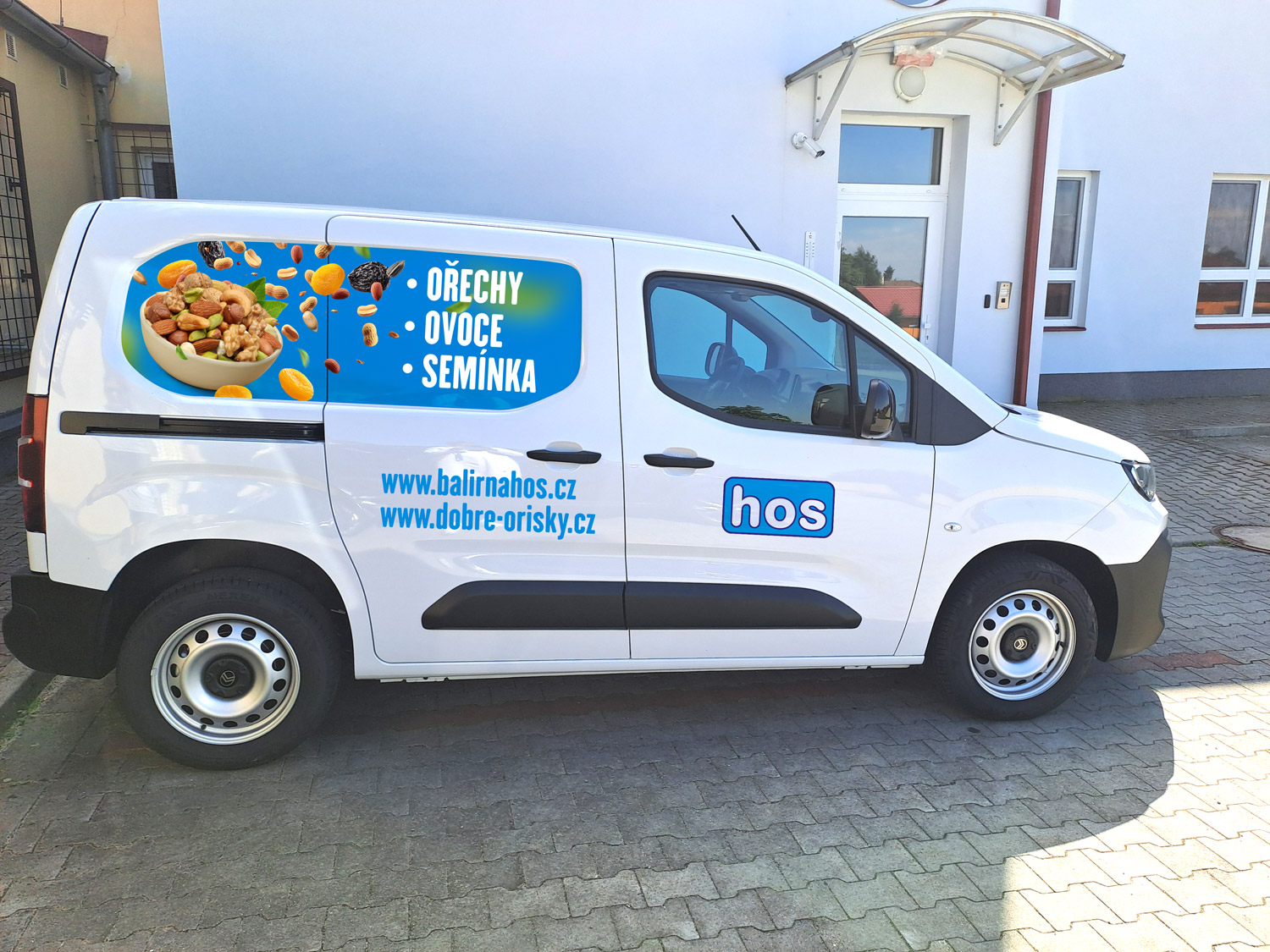 Advertising stickers for cars of the company hos - Grafický dizajn